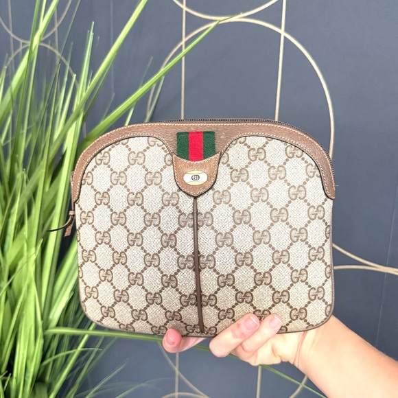 Gucci authentic brown monogram coated canvas crossbody bag - Picture 3 of 14